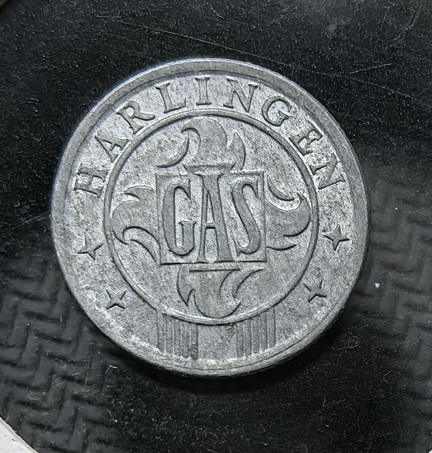 外国优质银币克朗币纪念章，每周六晚九点倒数截拍，满百包邮可寄存，持续收拍 荷兰哈灵根市1942年10GAS待用币，用于兑换煤气服务或商品，是 20 世纪荷兰市政公用事业的实物见证，承载了近代城市公共服务的历史印记。