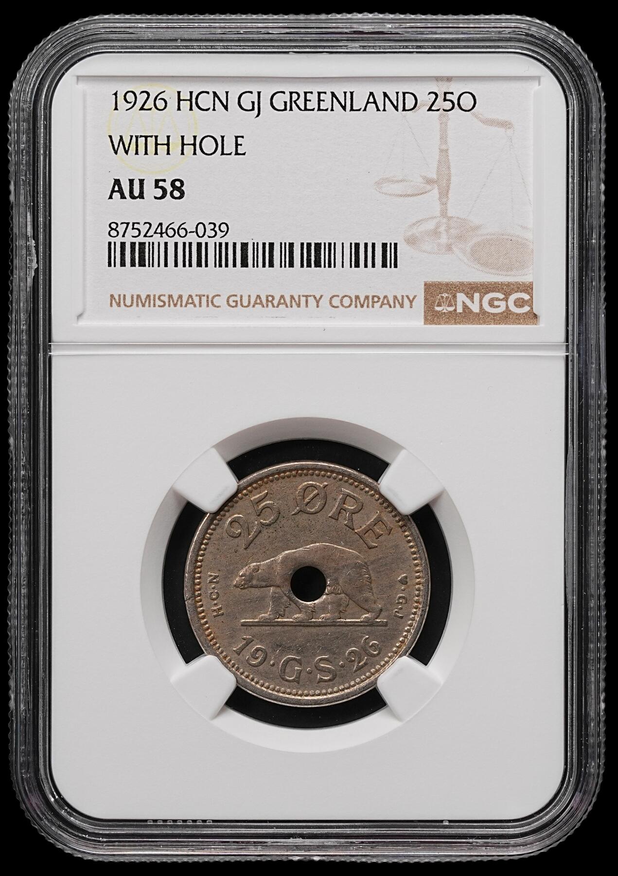 修遠堂世界钱币第110期 NGC AU58 1926年格陵兰中孔25欧尔 ， 1940/41年在纽约打孔，以避免与同尺寸1克朗硬币混淆，仅打孔6万枚