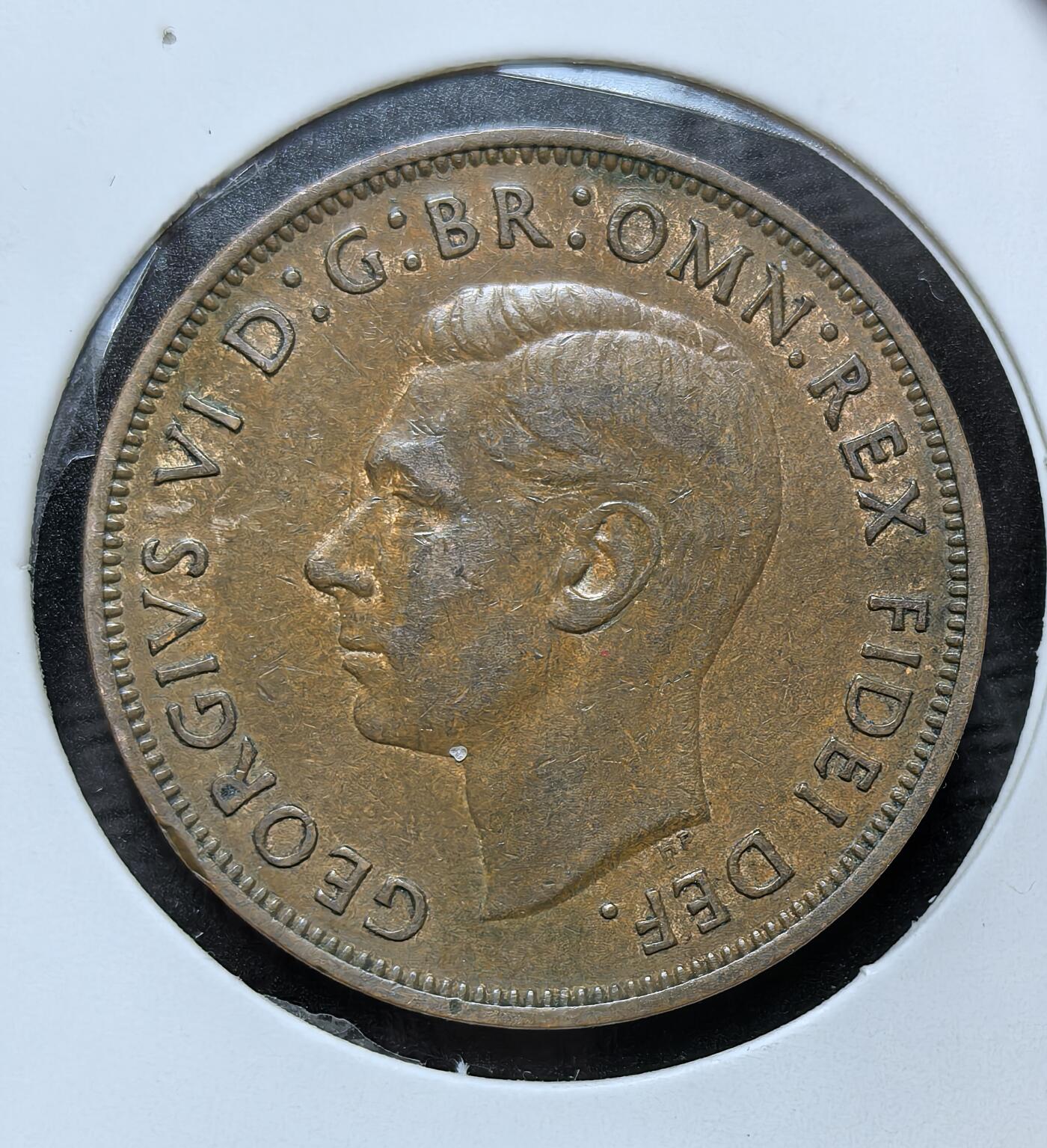 外国优质银币克朗币纪念章，每周六晚九点倒数截拍，满百包邮可寄存，持续收拍 英国乔治六世1949年1 便士铜币，正面为乔治六世像，背面是不列颠女神坐像，是二战后英国重建时期的经典流通辅币，见证了帝国走向衰落的历史节点。