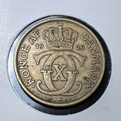 外国优质银币克朗币纪念章，每周六晚九点倒数截拍，满百包邮可寄存，持续收拍 - 丹麦1929年1克朗流通币，属克里斯蒂安十世时期系列。材质为铝青铜，正面刻其花押字与皇冠，发行量约 50.1 万枚，是见证丹麦早期货币文化的经典藏品。