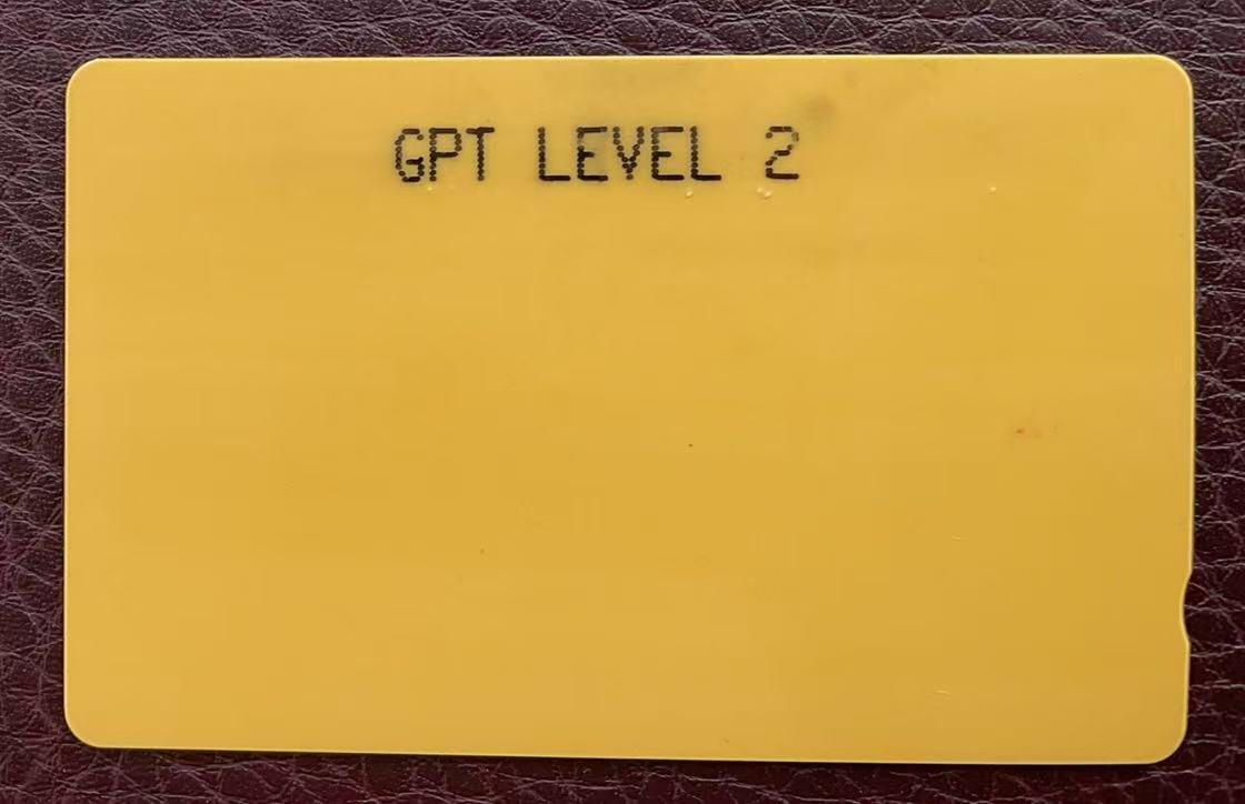 《卡拍》第346期拍卖4月4日晚22：10时延时截拍 GPT通用测试卡《白卡 Level 2》一枚旧卡，卡面发黄，背面过机划痕明险，并打针孔。