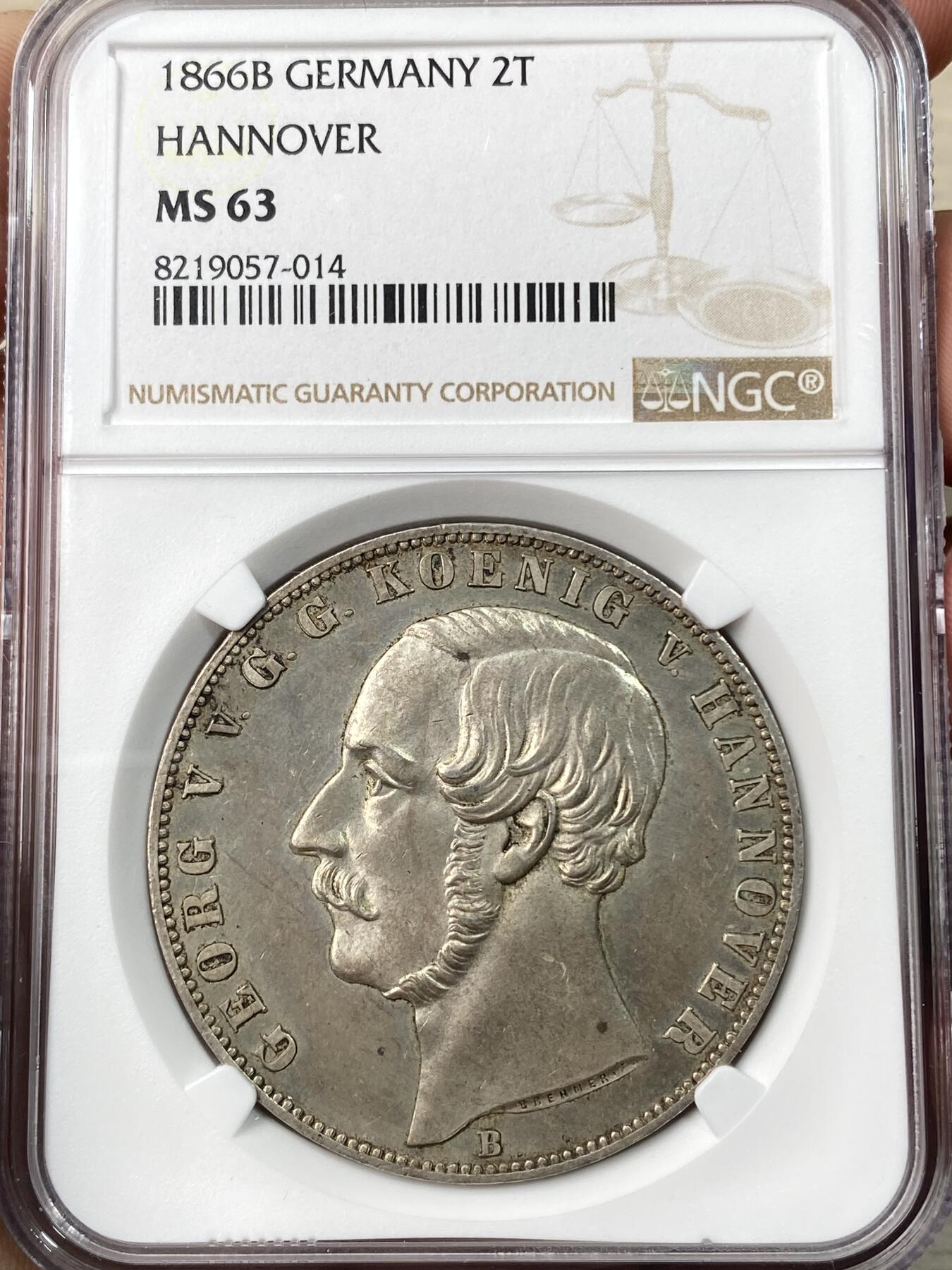 万国钱币拍卖第064期 NGC MS63 1866年德国汉诺威狮马英式盾徽流通2泰勒 汉诺威最后的2T 轻微类镜面质感高点极佳 原味青灰包浆清新淡雅