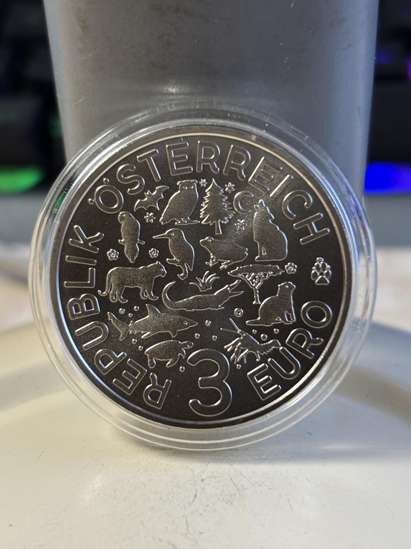 第196期拍卖 奥地利2016年夜光动物系列蝙蝠荧光效果彩币