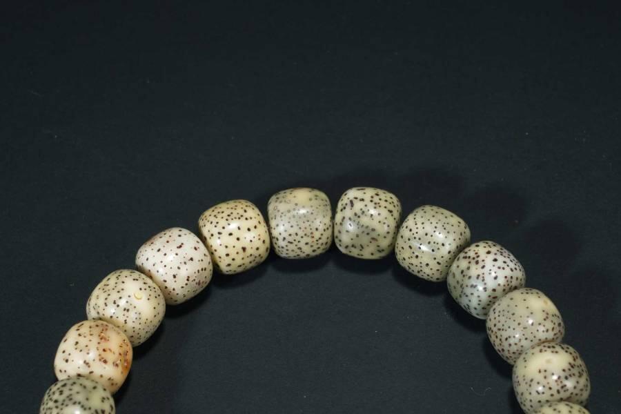 上海都达杂项专场六十六【全场包邮】 海南原生态星月河豚菩提桶珠手串62-246