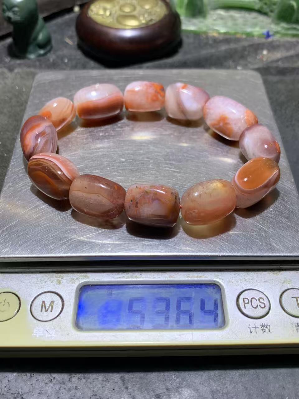 川料冰飘南红玛瑙原皮随形手串一条，