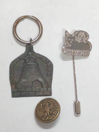 韵星假日军品类拍卖第51期  -- Rimey Holidays Militaria Auction 51 - 魏玛德国纽扣挂章一对 联邦德国动物救助协会证章