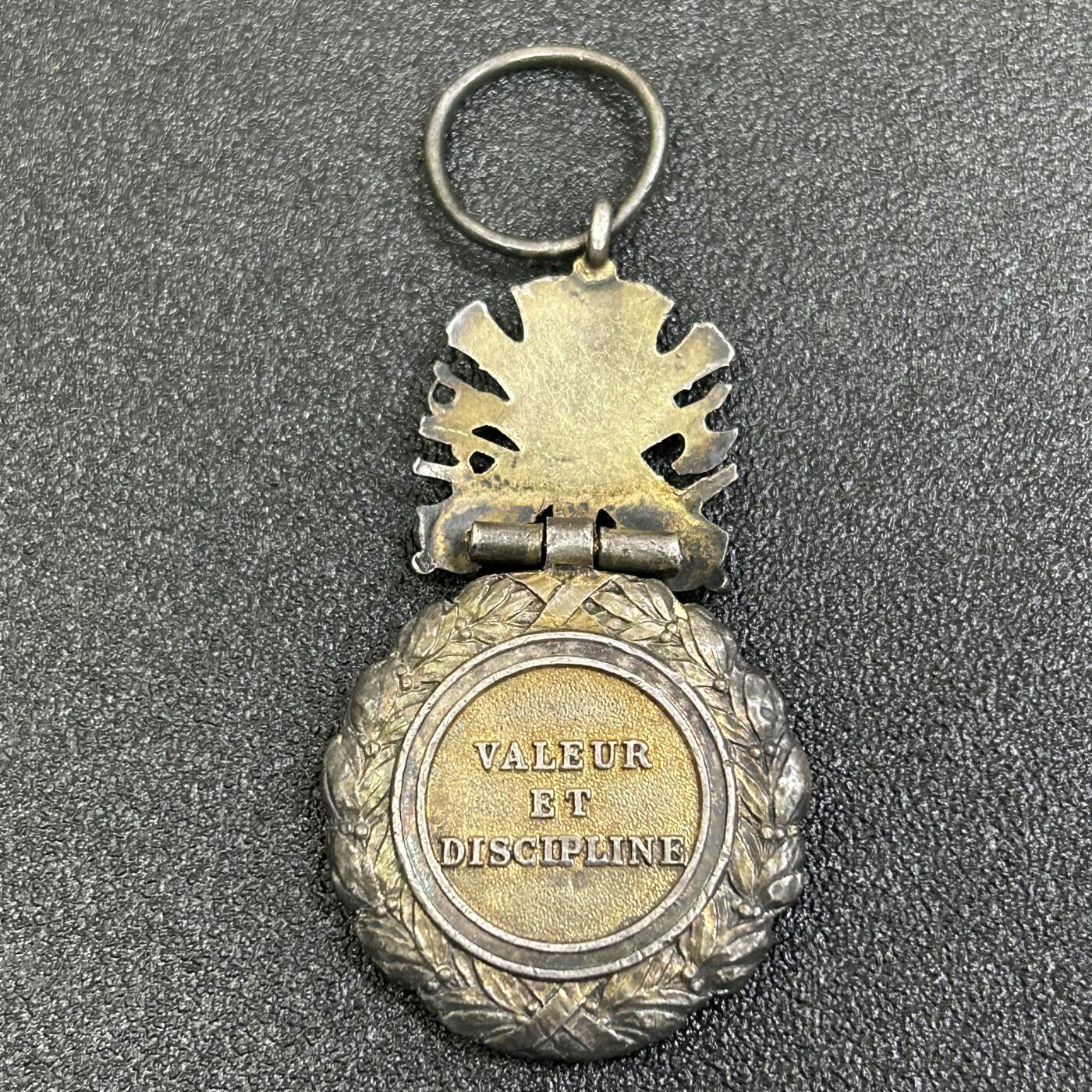 西秦中古拍卖第八十三期  法国第三共和国军事奖章 18.7克950银