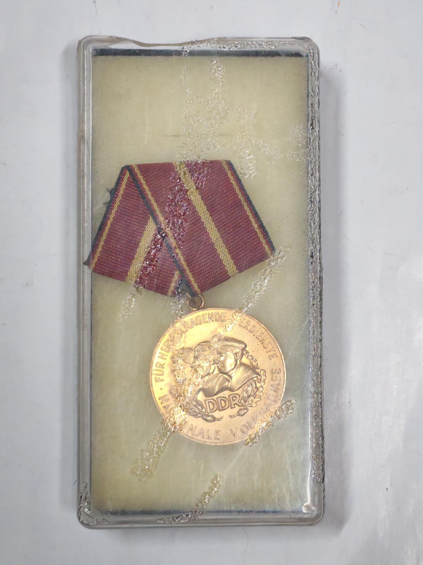 韵星假日军品类拍卖第51期  -- Rimey Holidays Militaria Auction 51 民主德国金级国家人民军功勋奖章带原盒