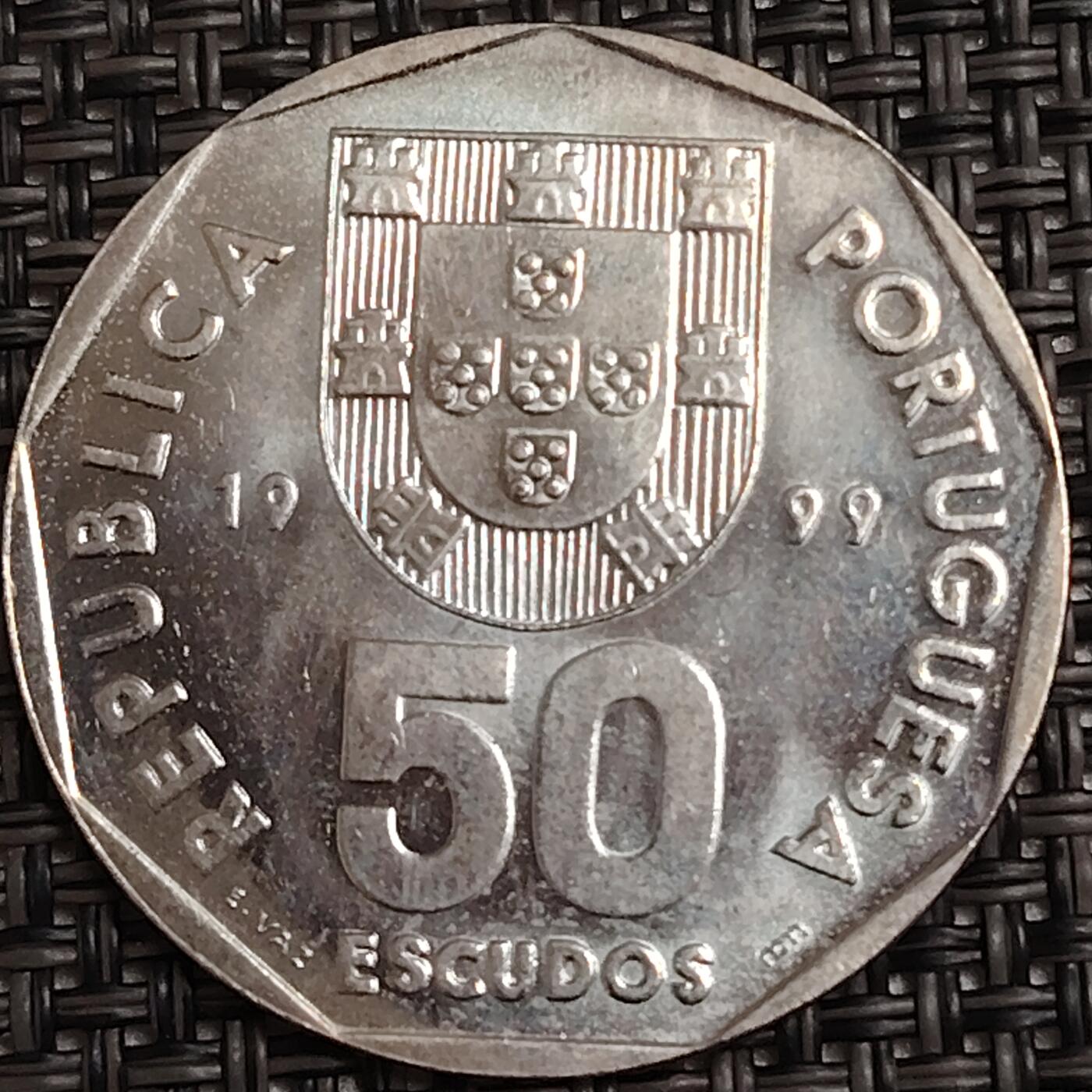 布加迪🐬～世界钱币(上海)🌾第 291 期 /  各国套币和散币 葡萄牙🇵🇹 1999年 50埃斯库多 帆船图案 原光品相～C16