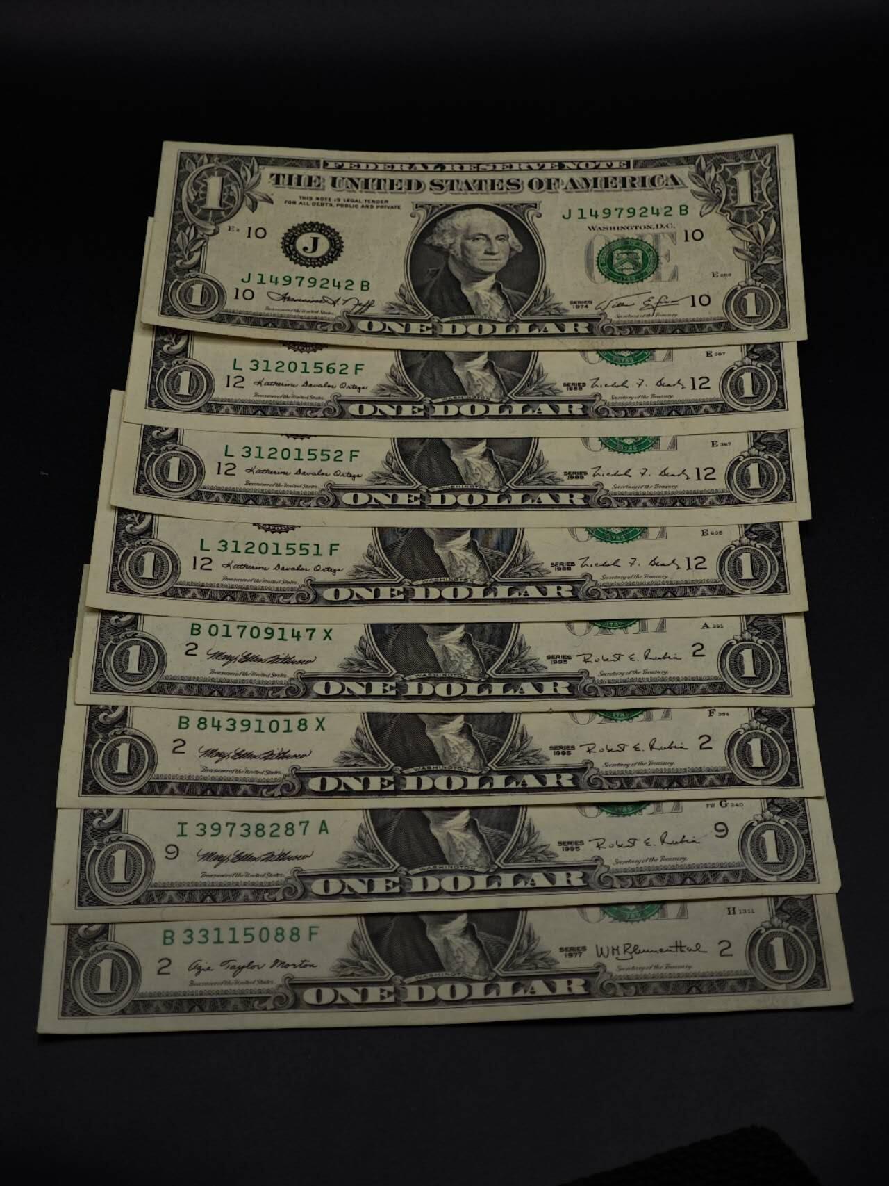  【淘币小摊】限时拍第八百九十拍   纸币场    每周一统一发货 美国一美元纸币8张【有折】