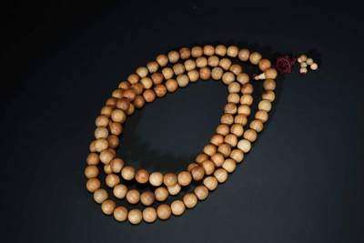 上海都达杂项专场103【全场包邮】  香樟木1.5圆珠多圈链子66-317