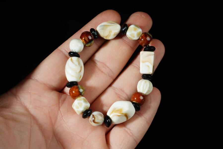 上海都达杂项专场七十二【全场包邮】 陶瓷随形手串61-388