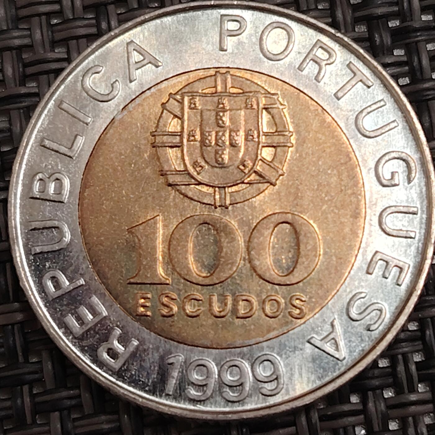 布加迪🐬～世界钱币(上海)🌾第 291 期 /  各国套币和散币 葡萄牙🇵🇹 1999年 100埃斯库多 双色币～C16