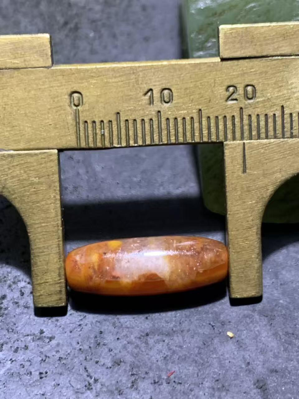 冰飘战国红玛瑙通货桶珠一颗！