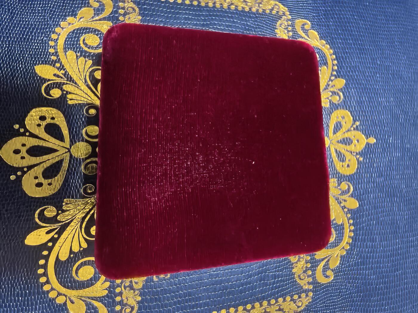 长老汇马年精选第十六场拍卖 2000苏州大学百年校庆银章，1盎司999银，盒证全