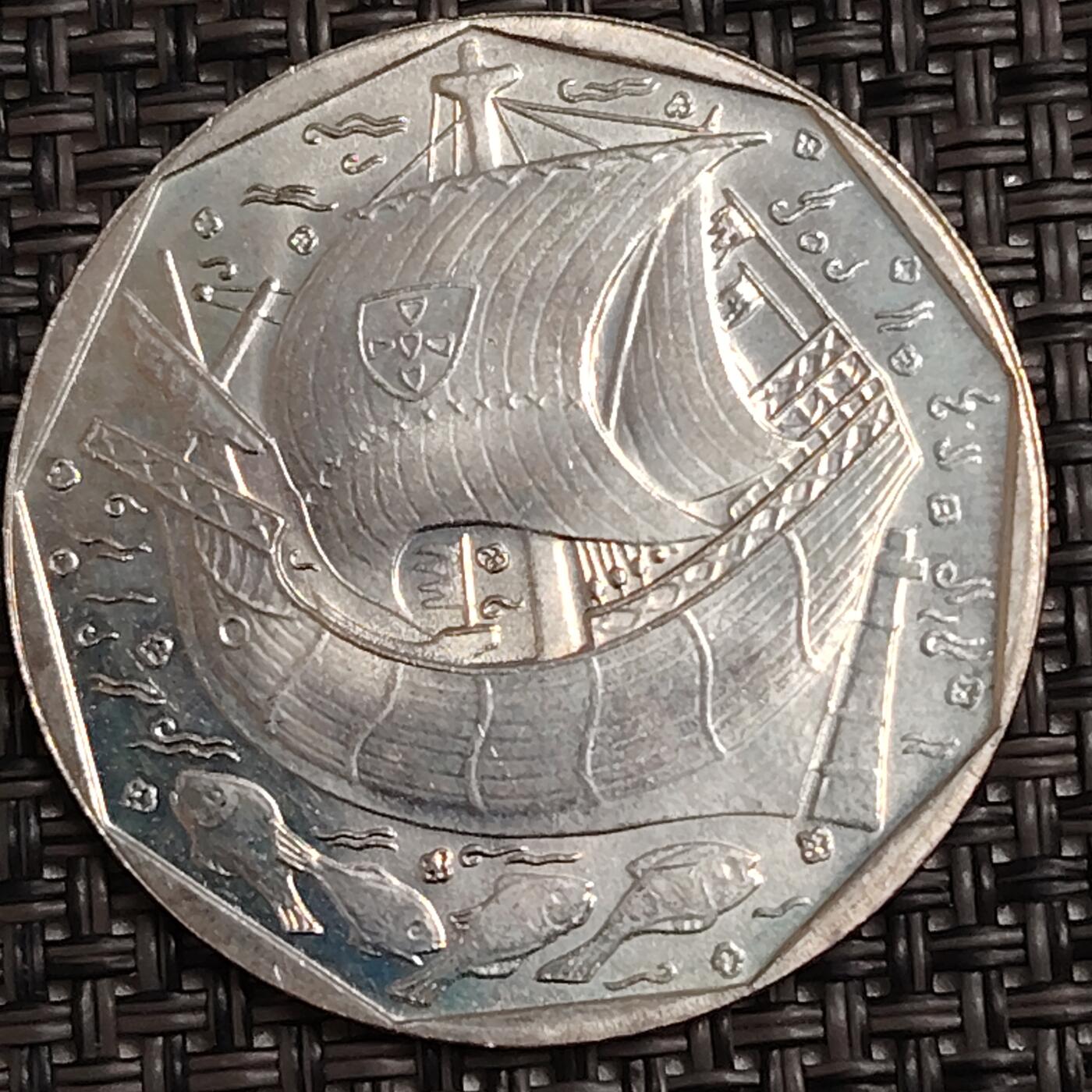 布加迪🐬～世界钱币(上海)🌾第 291 期 /  各国套币和散币 葡萄牙🇵🇹 1999年 50埃斯库多 帆船图案 原光品相～C16