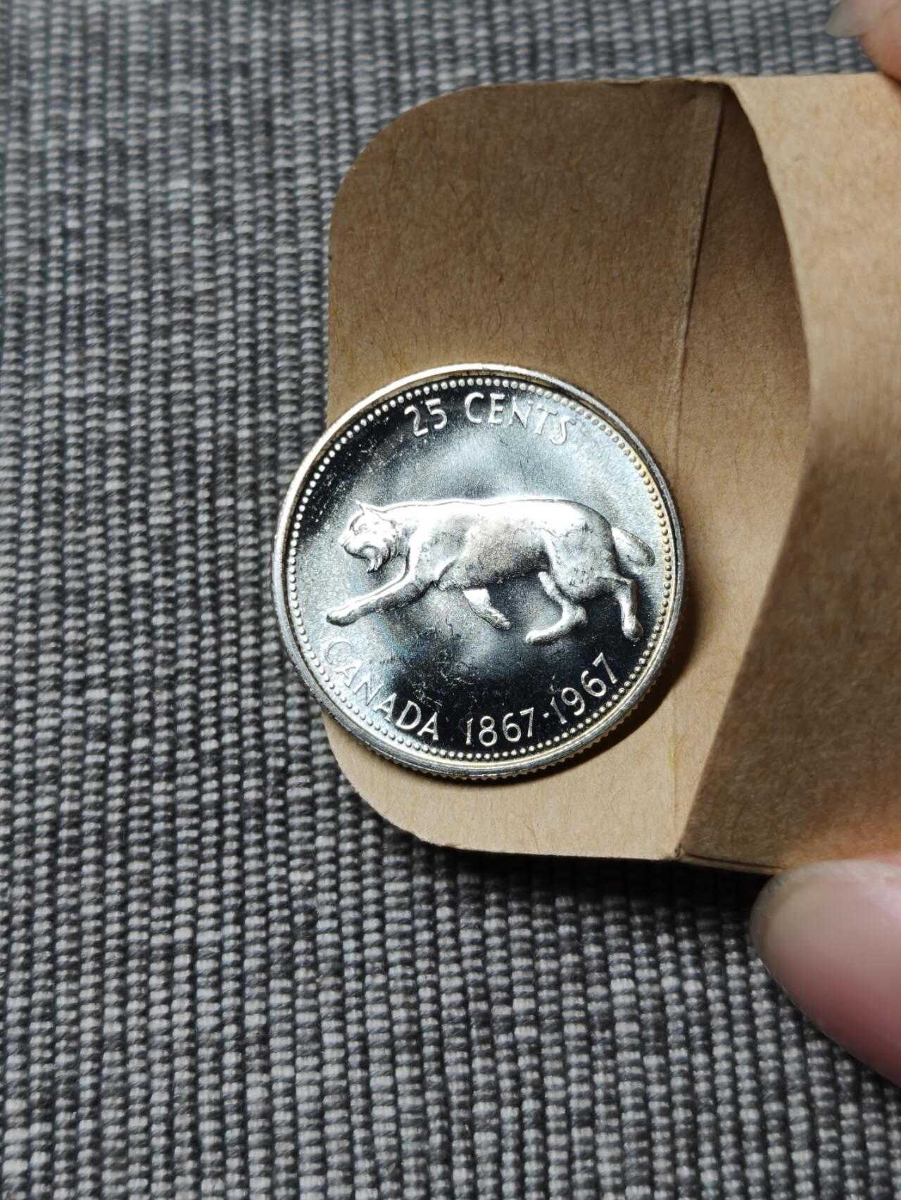 卷拆1967年加拿大建国100周年25分猞猁银币