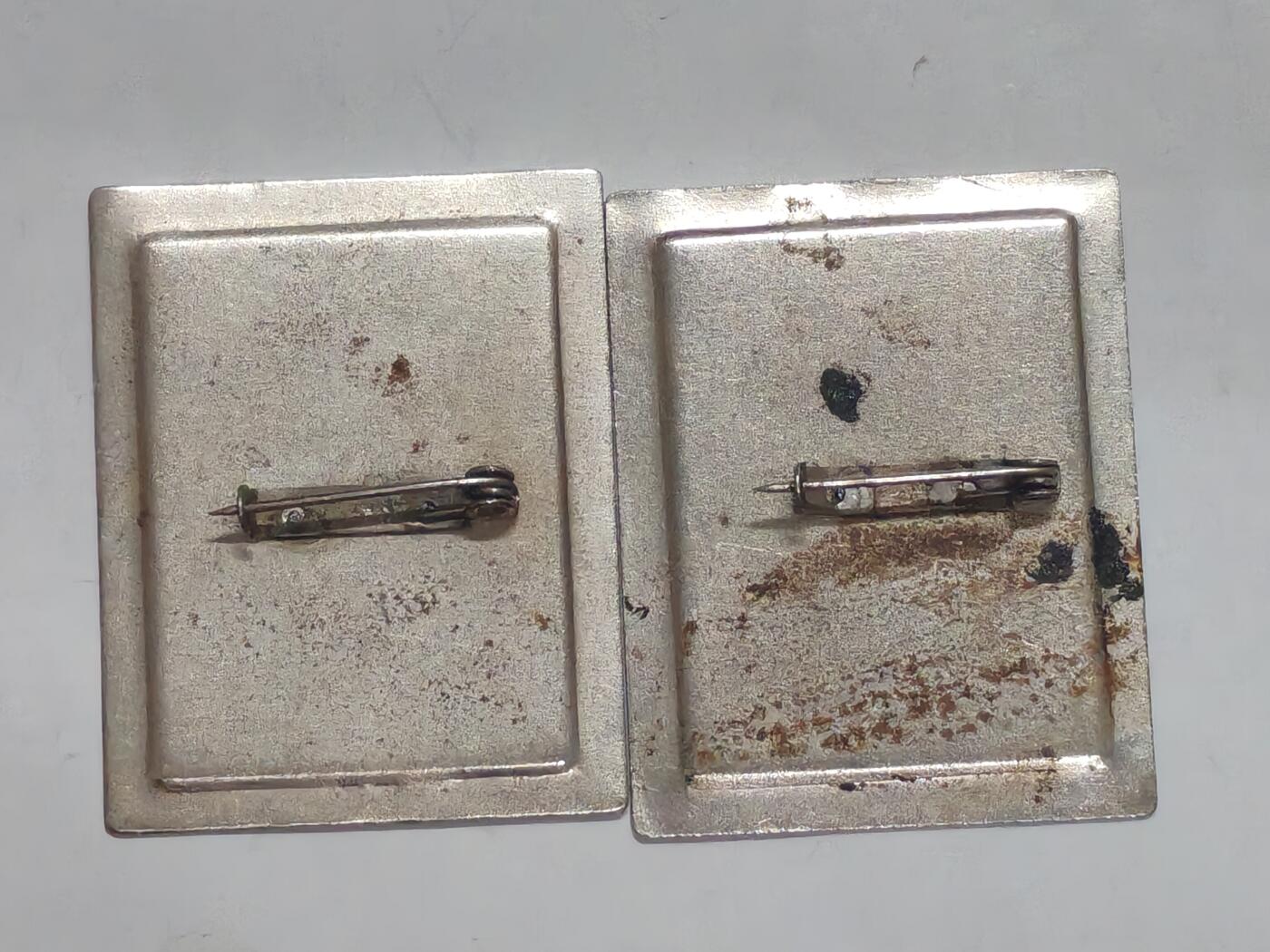 韵星假日军品类拍卖第51期  -- Rimey Holidays Militaria Auction 51 民主德国bonanza纪念徽章一对