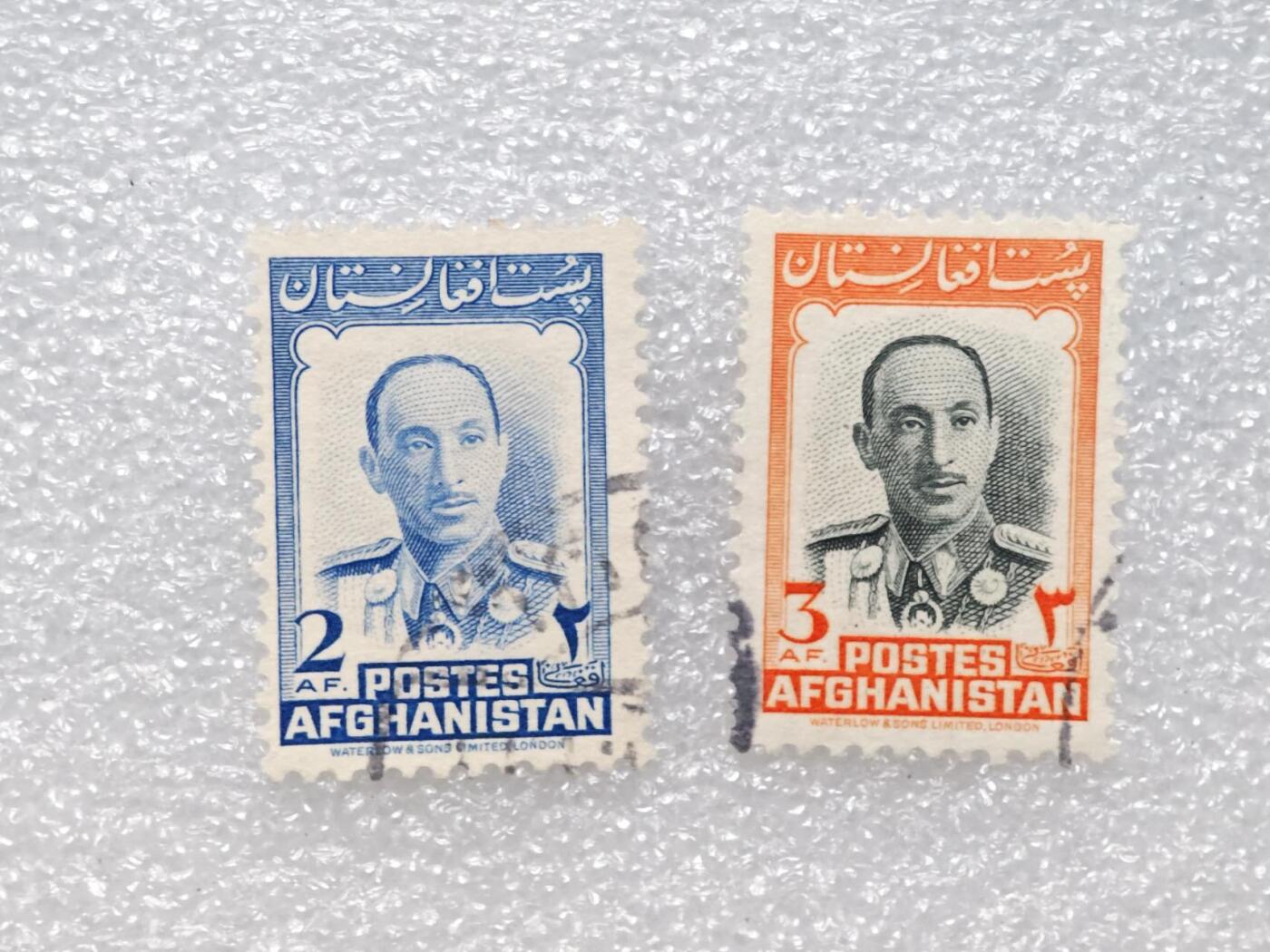  【淘币小摊】限时拍第八百九十一拍  外国老邮票 印花税票 火花纸品场    每周一统一发货 阿富汗1951年查希尔国王邮票2枚