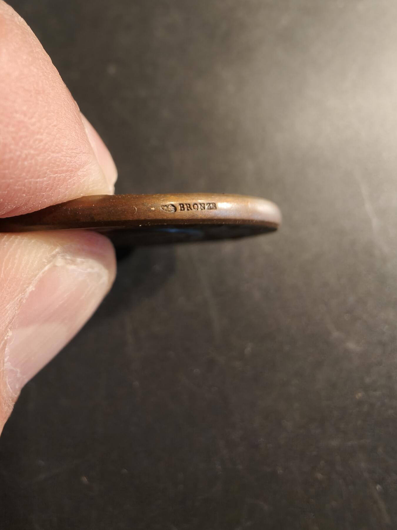 老王徽章第191期 法国1908年孚日农业与园艺协会大铜章      大师里维特作品      直径39mm      重量32.4g