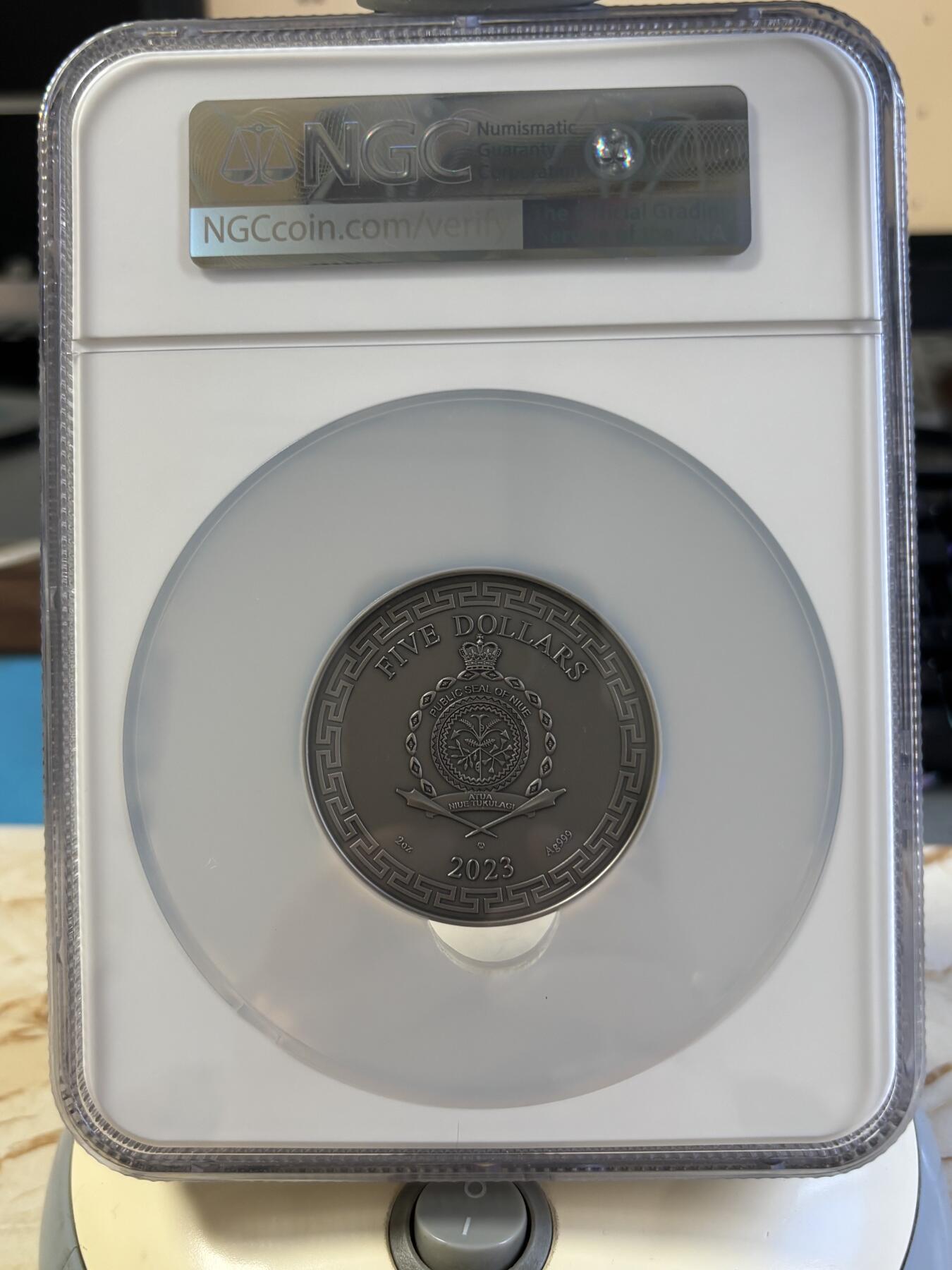 第197期拍卖 纽埃2023年中国龙艺术仿古精制2盎司银币NGC-MS70，999银，发行200枚