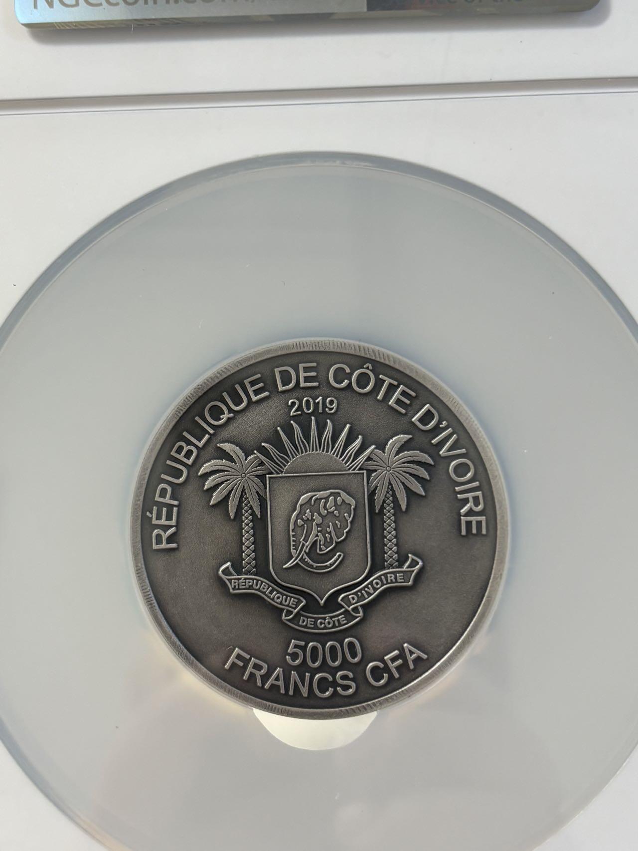 第197期拍卖 科特迪瓦2019年非洲五霸系列犀牛5盎司高浮雕银币NGC-MS70无原盒证书，999银