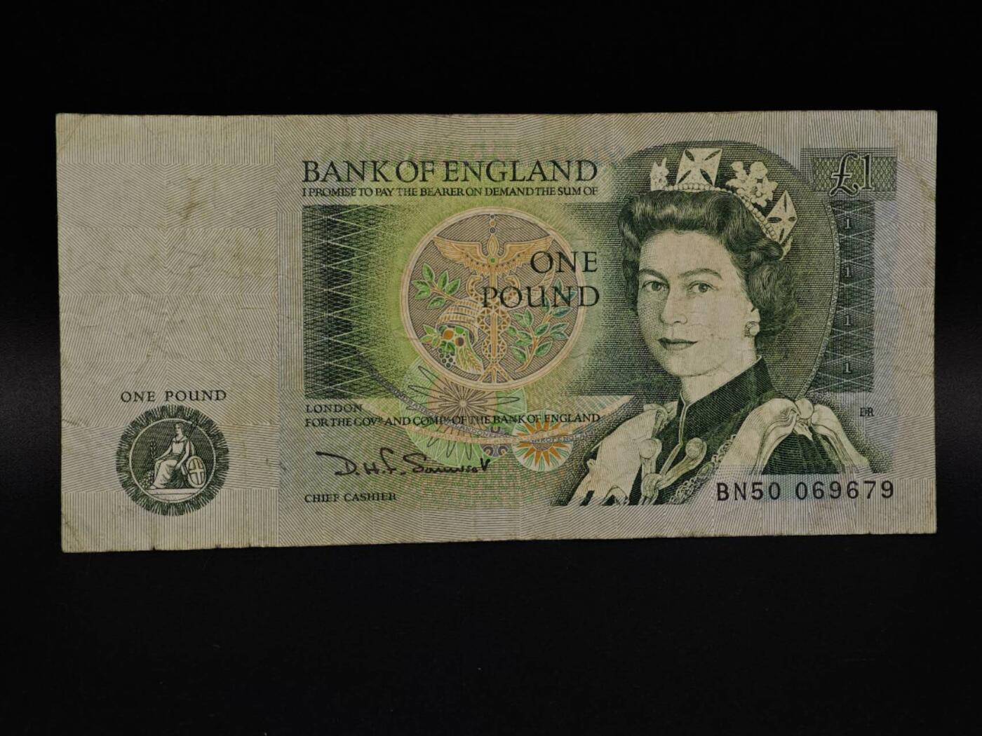  【淘币小摊】限时拍第八百九十拍   纸币场    每周一统一发货 英国英格兰银行1镑纸币【有折】