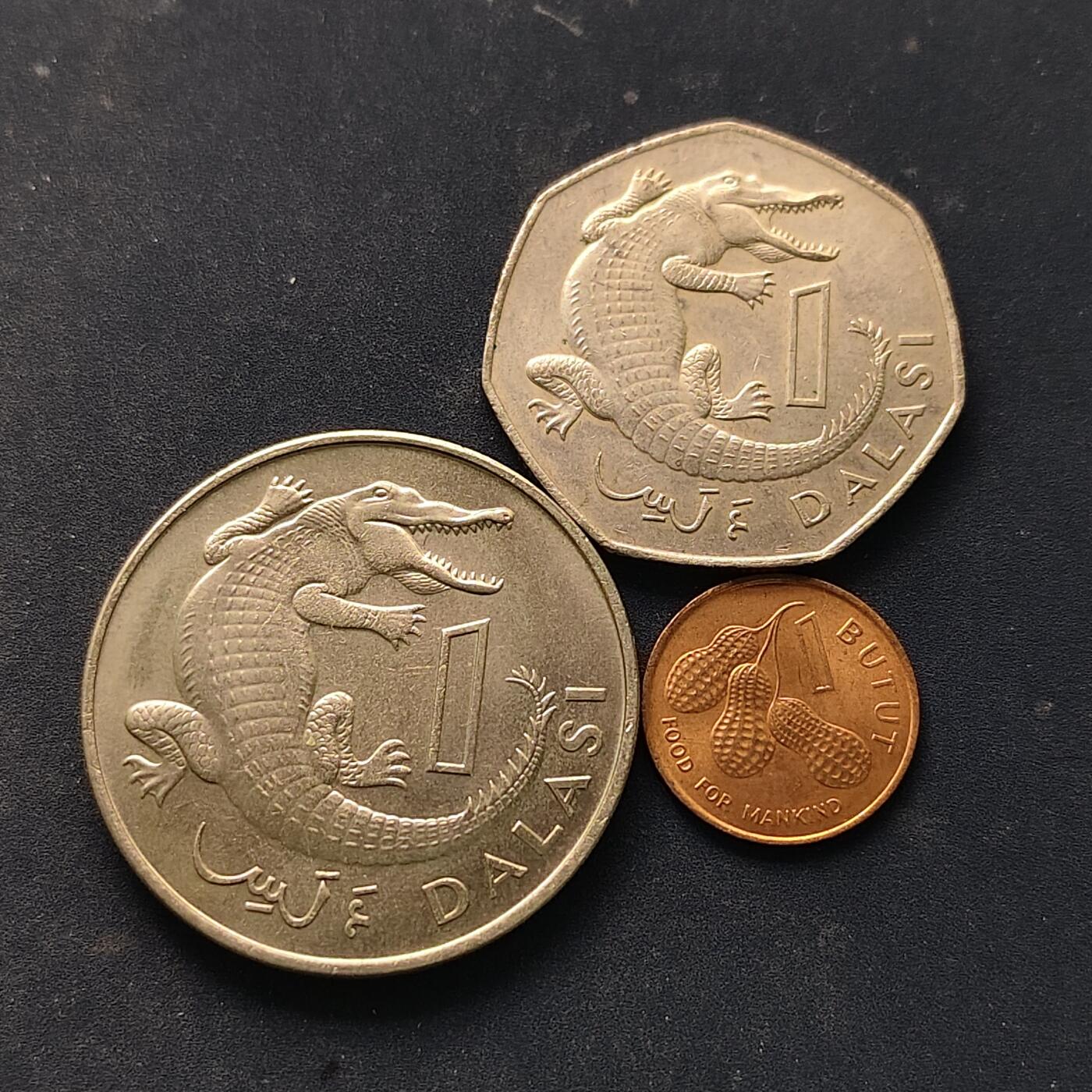 【全场包邮】纯粹捡漏拍518场 冈比亚1971/1987年不同版1达拉西2枚+1974年1布图FAO纪念币3枚一组