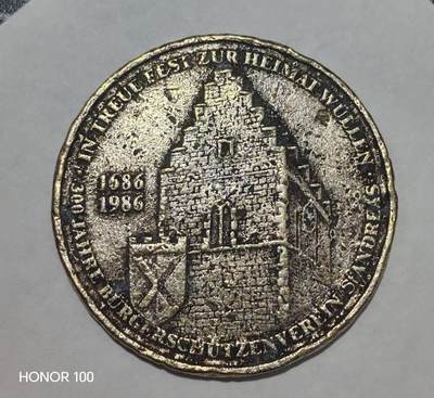 纪念章/纪念币 - 1986年德国北莱茵-威斯特法伦州多尔斯滕（Dorsten）圣安德烈亚斯市民射击协会（Bürgerschützenverein St. Andreas）成立300周年纪念章，属于德国传统射击协会（Schützenverein）的周年纪念信物，材质为铜/铜镀银合金。