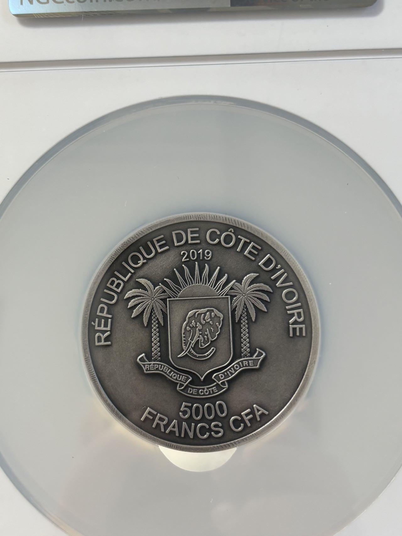 第197期拍卖 科特迪瓦2019年非洲五霸系列犀牛5盎司高浮雕银币NGC-MS70无原盒证书，999银