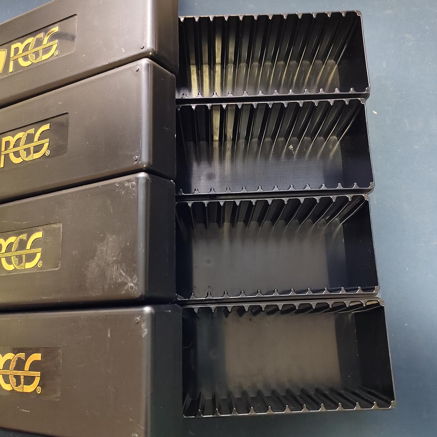 【全场包邮】纯粹捡漏拍519场 【收藏工具】PCGS评级币20枚装收纳盒-黑盒4个