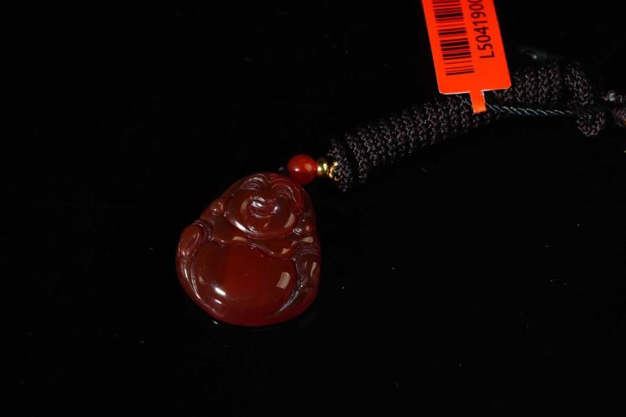 上海都达杂项专场七十二【全场包邮】 天然红玛瑙精雕《佛公》挂件 附鉴定证书67-154