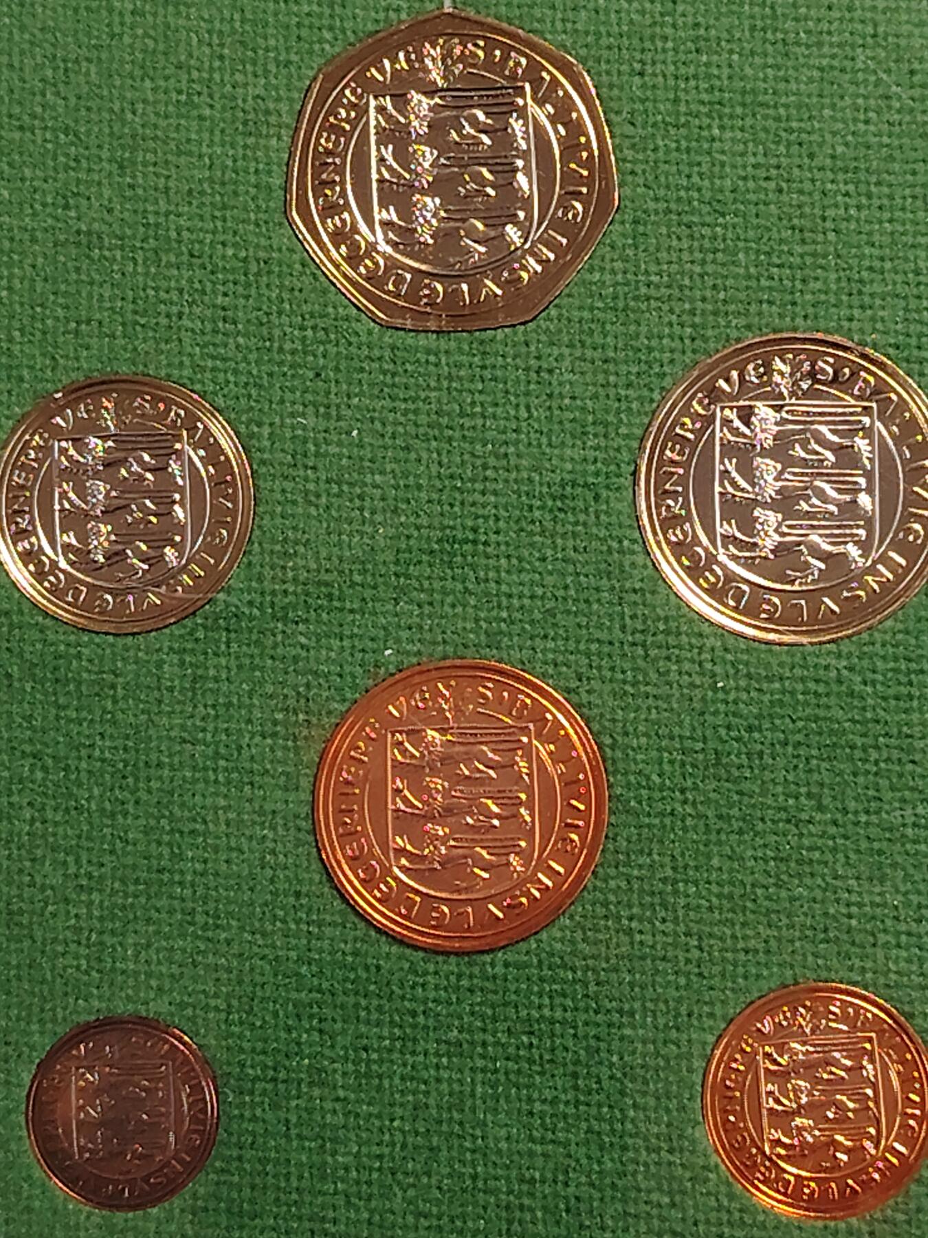 布加迪🐬～世界钱币(上海)🌾第 286 期 /  各国套币和散币