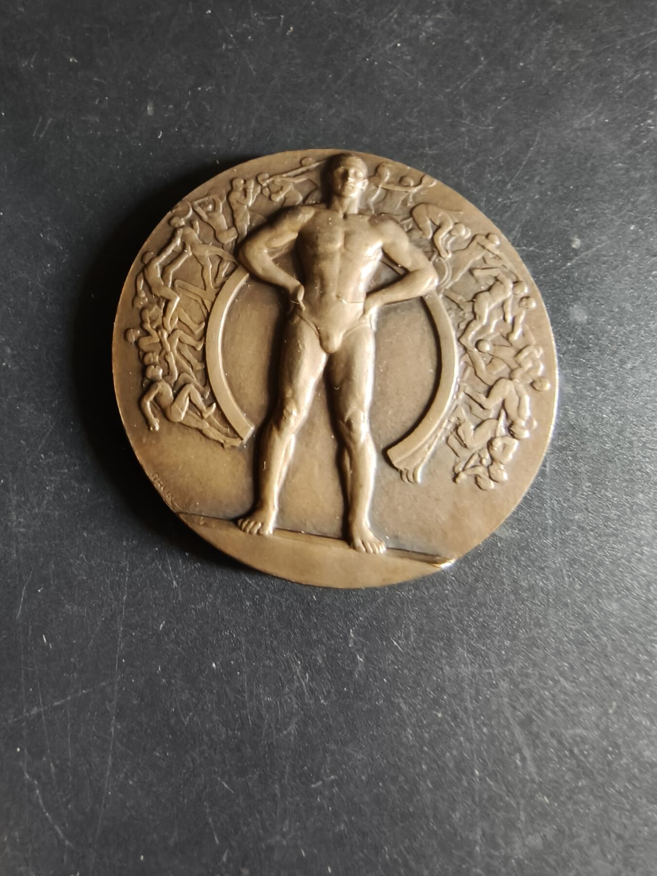 老王徽章第191期 法国体育拉斐尔·金基纳奖大铜章     直径50mm     重量61.9g