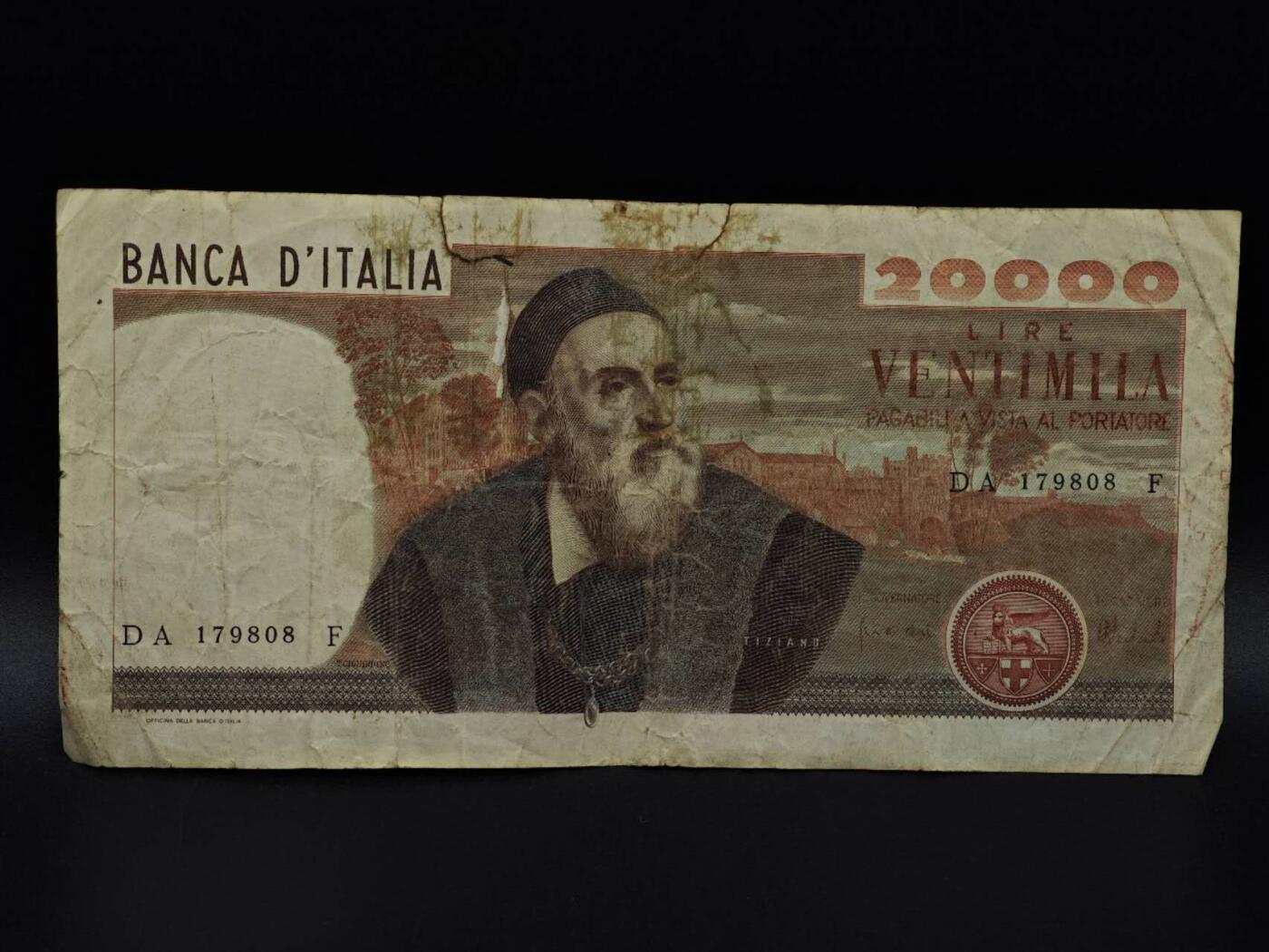  【淘币小摊】限时拍第八百九十拍   纸币场    每周一统一发货 意大利20000里拉纸币【有折胶带】