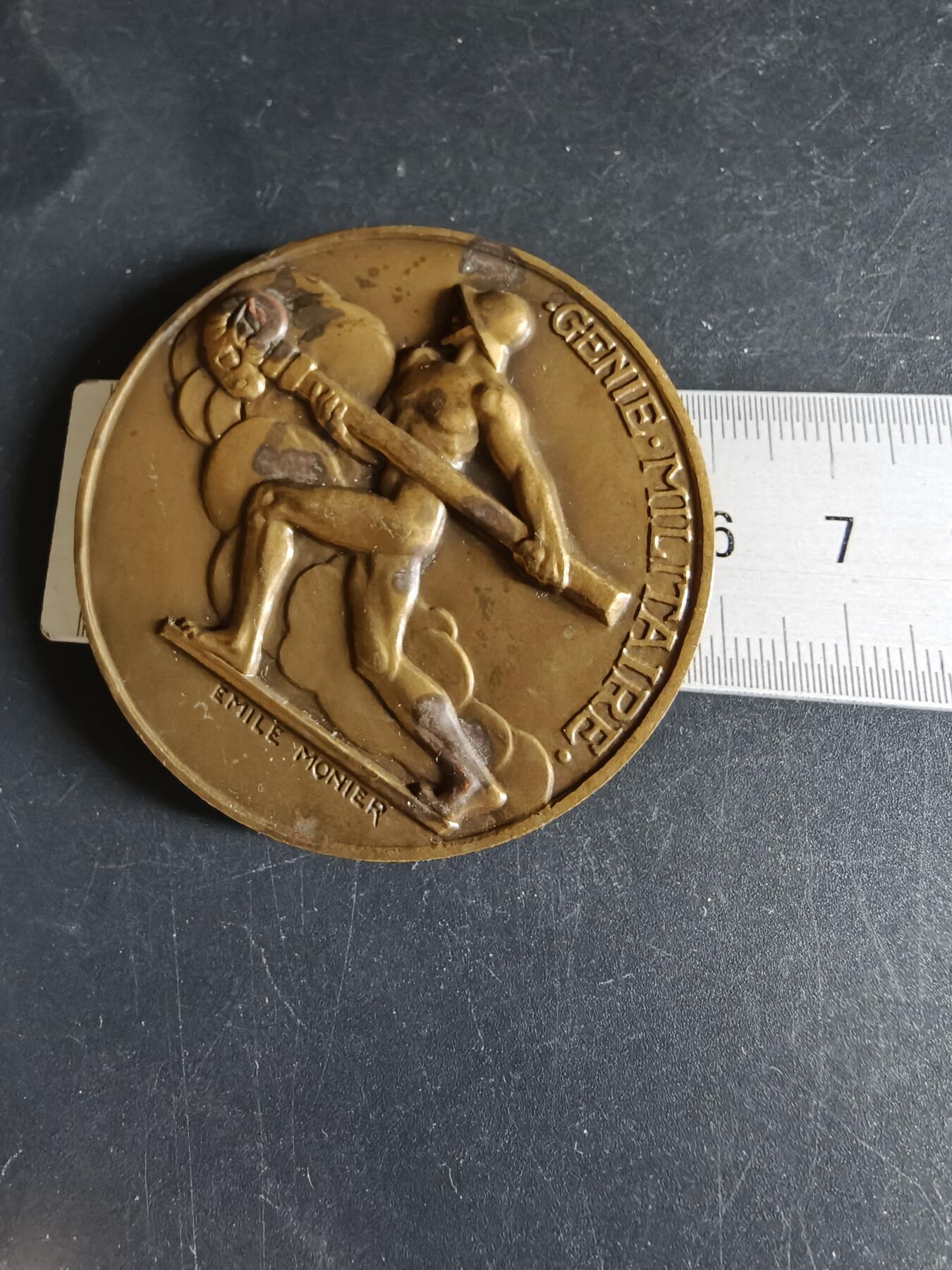 老王徽章第191期 法国军事工程主题大铜章     埃米尔·默尼耶作品     直径58mm    重量100g