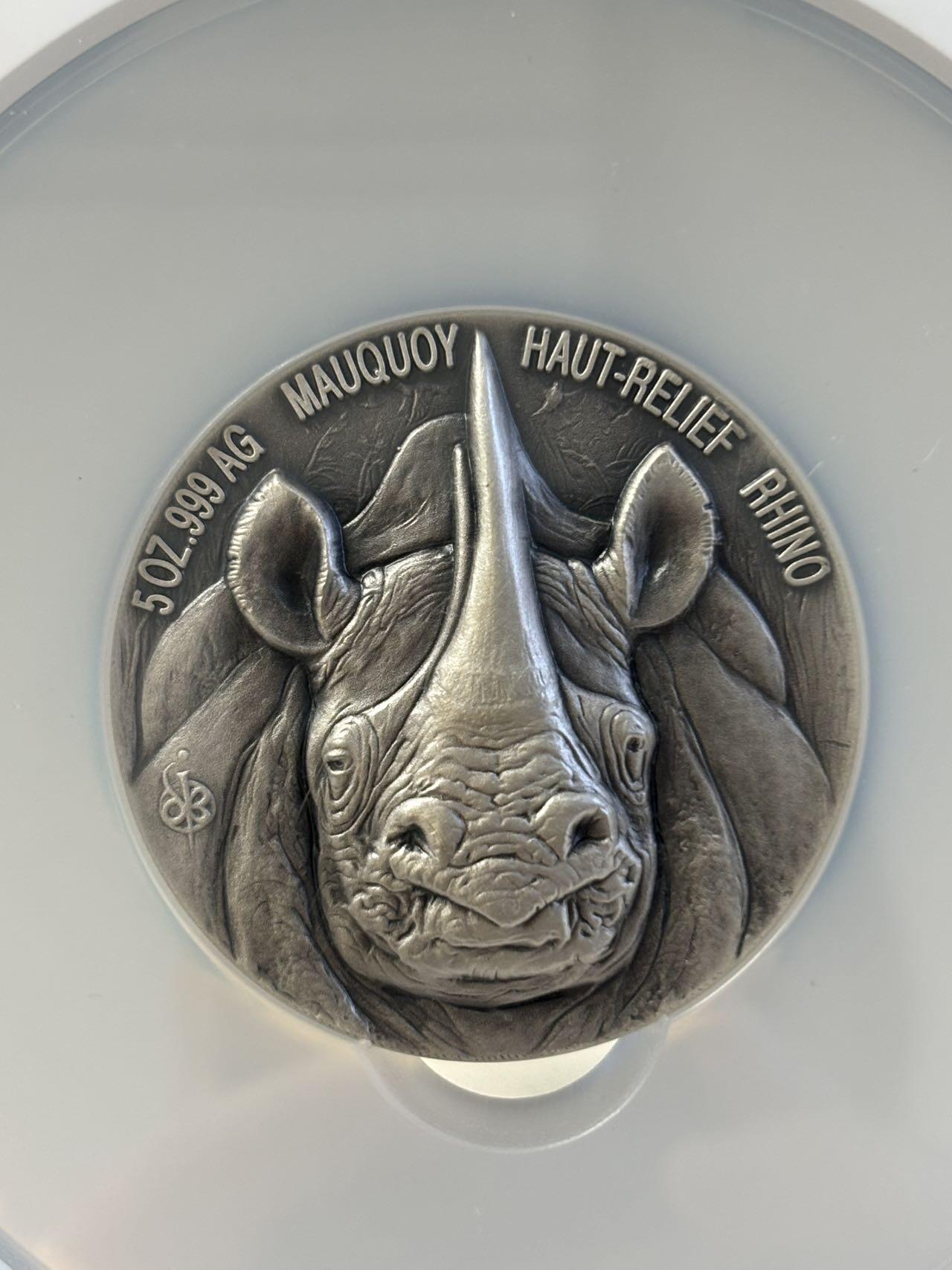 第197期拍卖 科特迪瓦2019年非洲五霸系列犀牛5盎司高浮雕银币NGC-MS70无原盒证书，999银