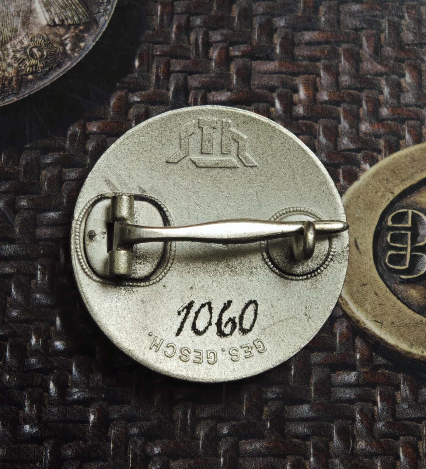 2026年4月捡漏拍 1928年版钢盔团成员证章 稀少