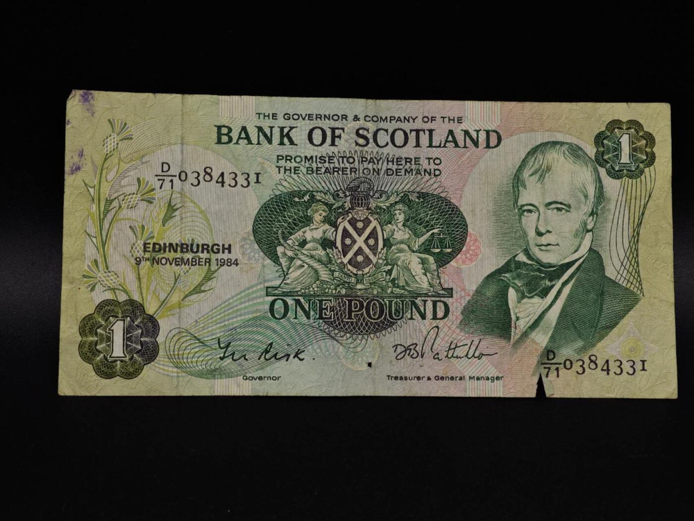  【淘币小摊】限时拍第八百九十拍   纸币场    每周一统一发货 英国苏格兰银行1镑纸币【有折】