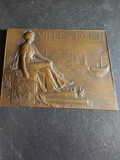 老王徽章第191期 - 法国鲁昂市方形大铜章     大师希波利特·勒菲弗尔作品      尺寸68×50mm     重量97.7g