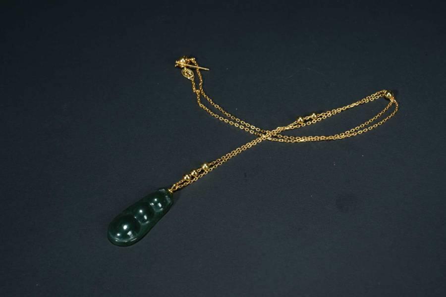 上海都达杂项专场六十六【全场包邮】 天然和田玉青玉精雕《福豆》挂件 附鉴定证书66-257