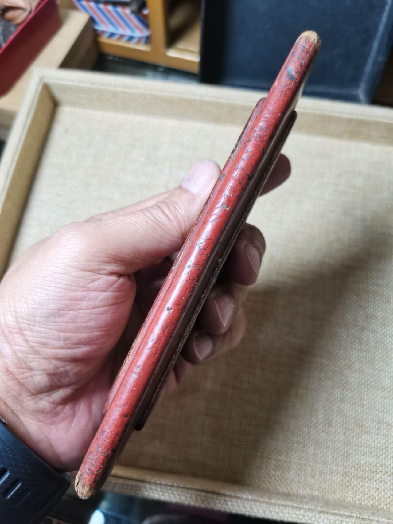 清末红底描金梅花图案女红板