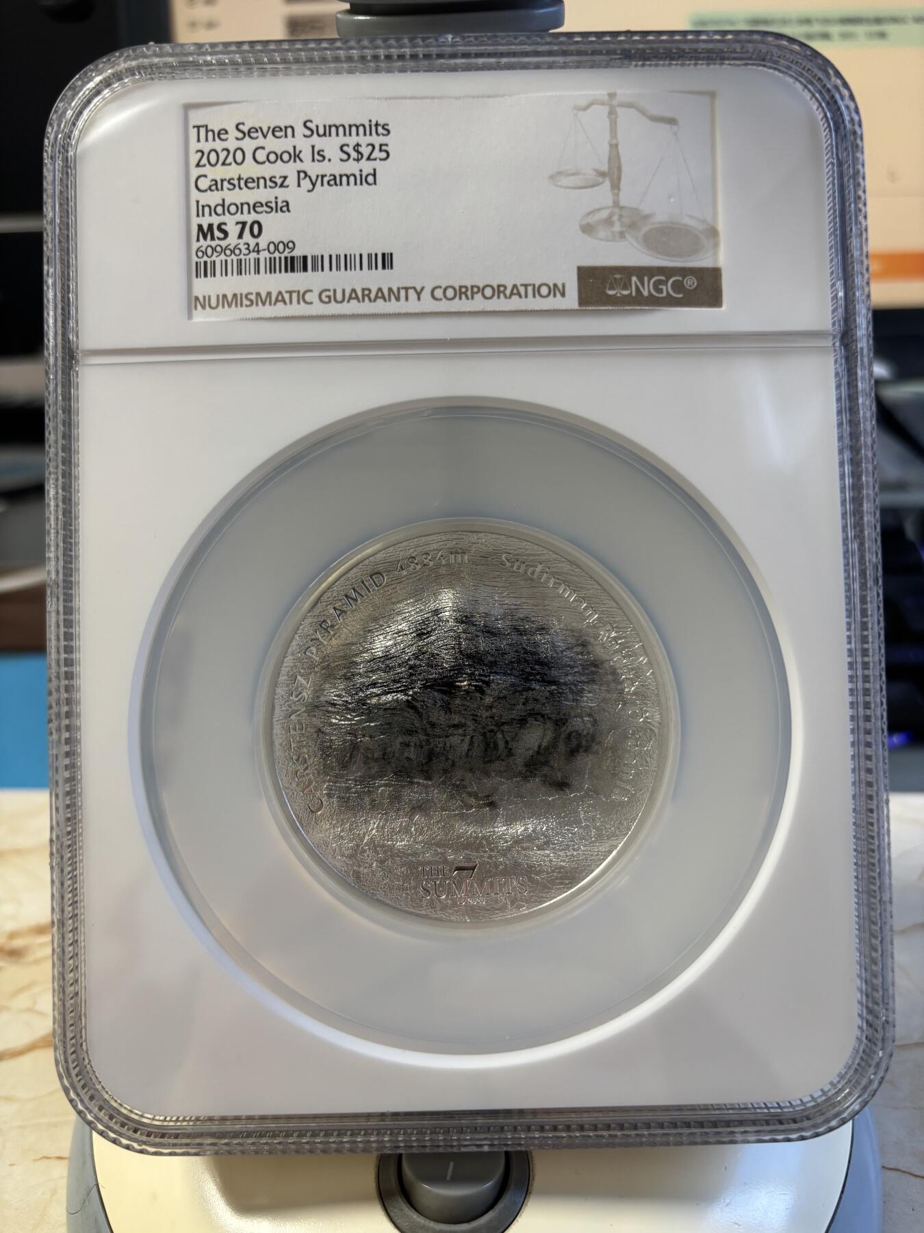 第197期拍卖 库克2020年七大峰系列查亚峰5盎司银币NGC-MS70，999银，发行777枚