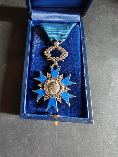 老王徽章第191期 - 法国骑士级国家功勋勋章     银质珐琅    原盒    螃蟹银标     20g