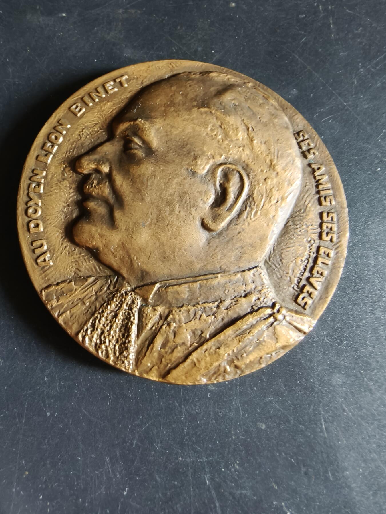老王徽章第191期 法国巴黎医学院院长莱昂·比内大铜章     高浮雕      直径78mm     重量267.1g