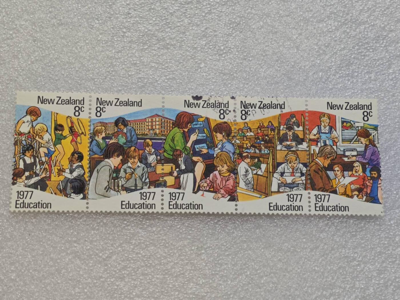  【淘币小摊】限时拍第八百九十一拍  外国老邮票 印花税票 火花纸品场    每周一统一发货 新西兰教育工作5枚套全新未流通