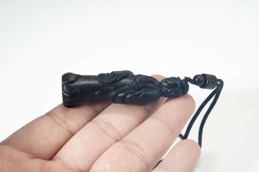 上海都达杂项专场七十二【全场包邮】 天然达拉干沉香精雕《南海观音》挂件61-64