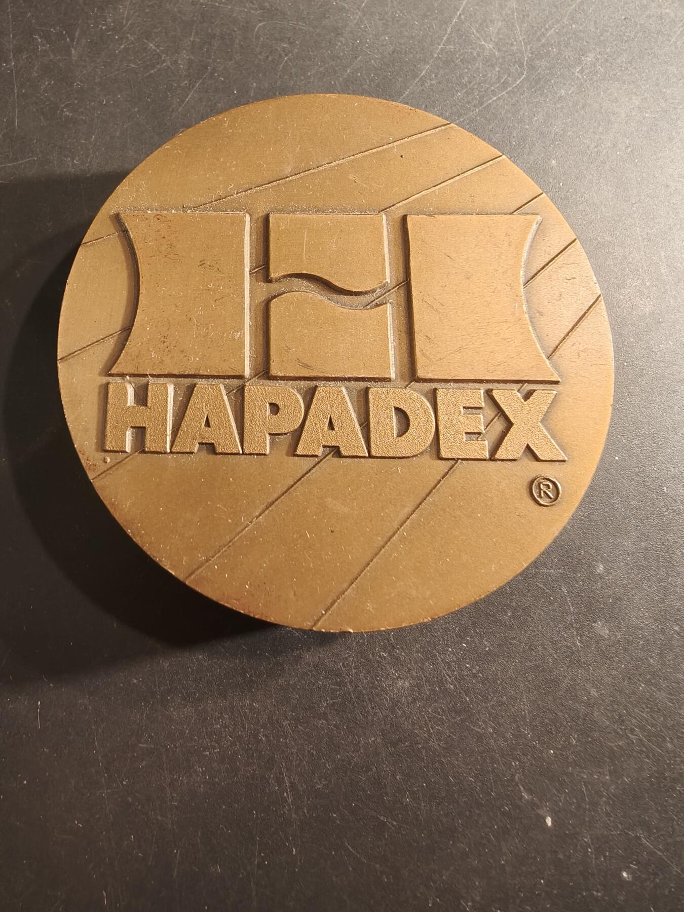 老王徽章第191期 法国HAPADEX化工企业大铜章      直径80mm    重量887.9g