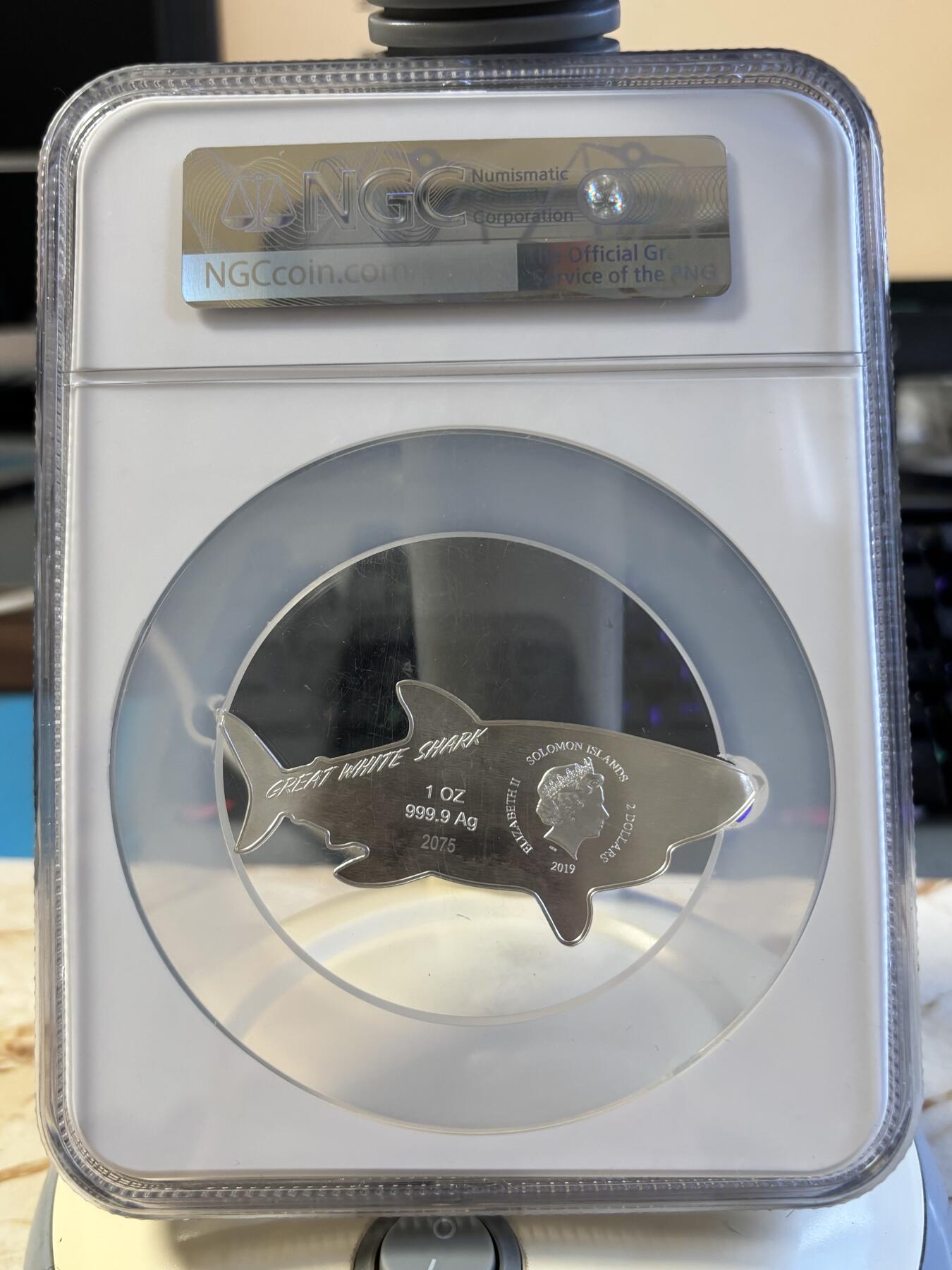 第197期拍卖 所罗门2019年深海猎人系列大白鲨异形银币NGC-PF69，999银，发行2500枚