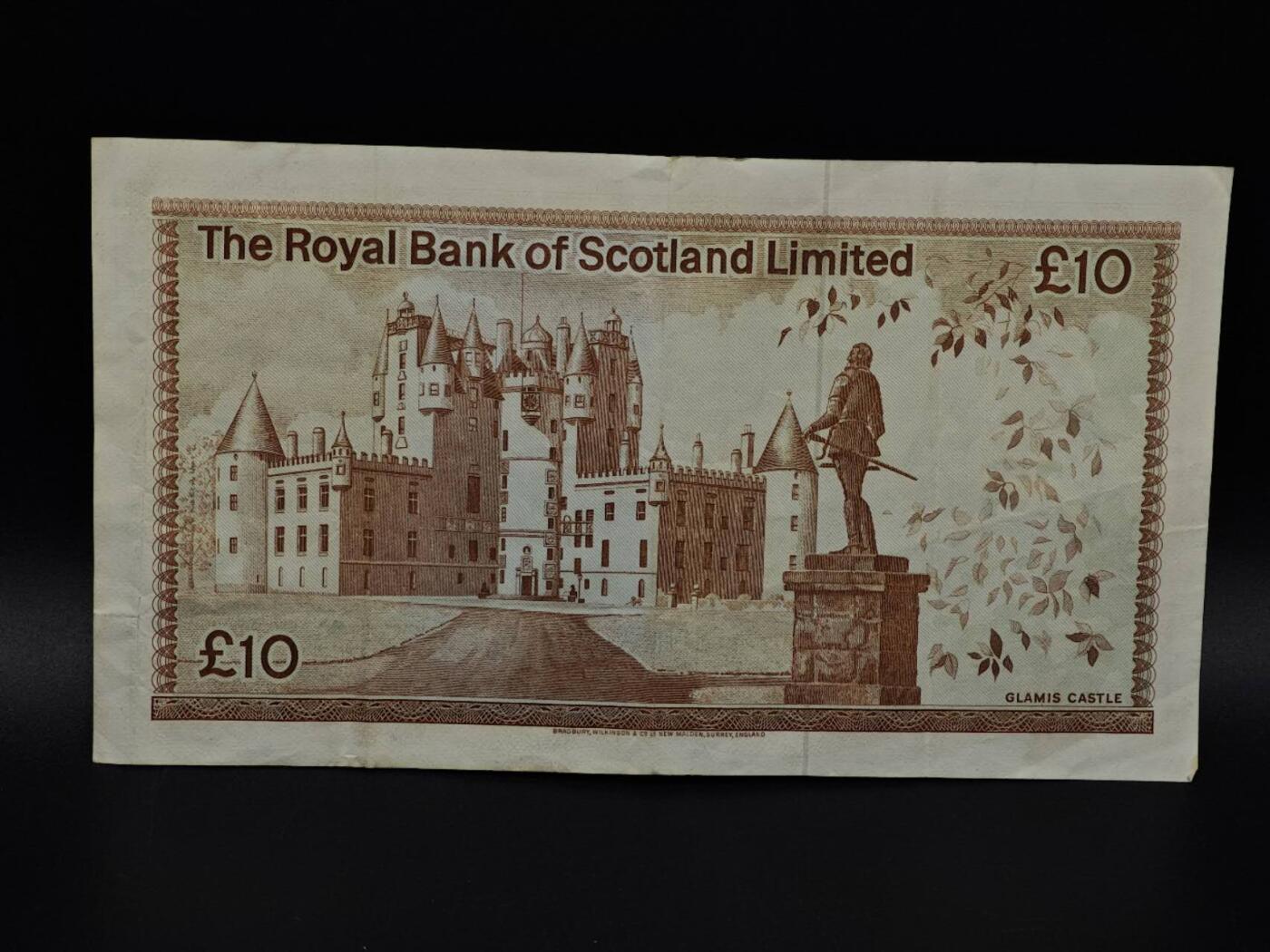  【淘币小摊】限时拍第八百九十拍   纸币场    每周一统一发货 英国苏格兰皇家银行10镑纸币【有折】